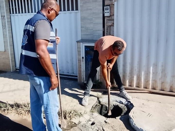 Equipe do SAAE identificou e retirou ligações clandestinas de esgoto na Enseada das Gaivotas Foto: Divulgação
