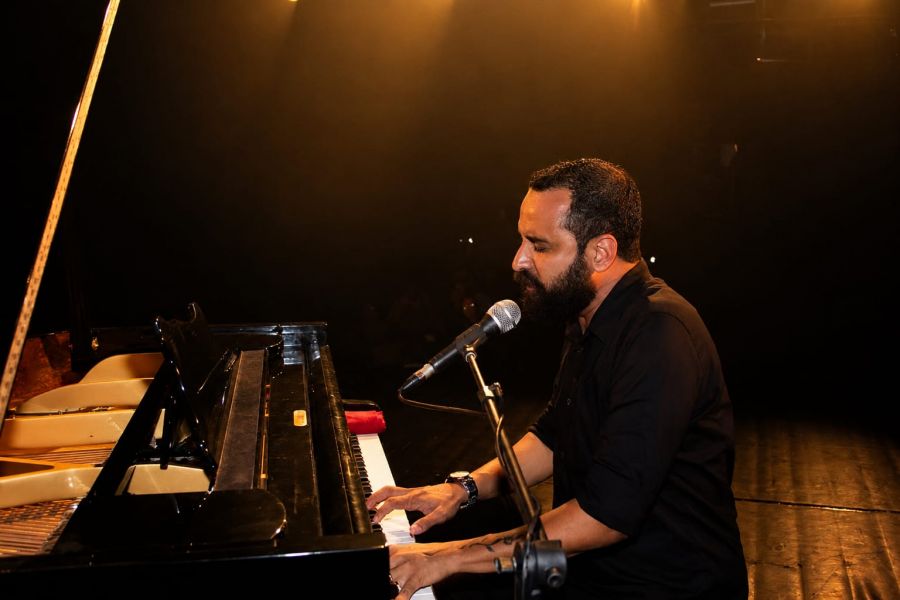 O maestro André Morais vai relembrar grandes sucesso Foto: Divulgação