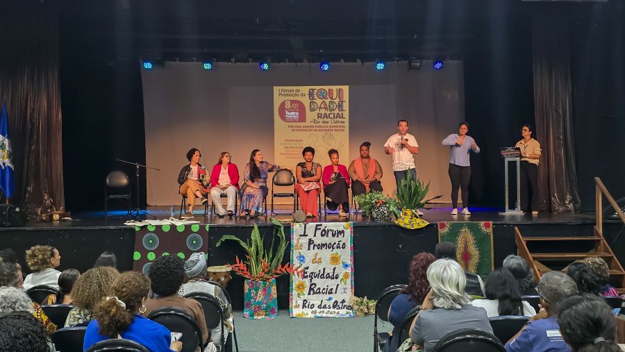 Gestão Municipal, Universidade, Sociedade Civil Organizada, artistas e comunidade se uniram em prol de políticas públicas de equidade racial Foto: Matheus Muller