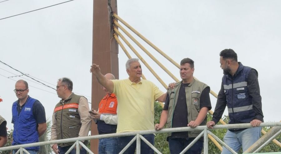 Prefeito Carlos Augsuto esteve no local avaliando as condições Foto: Divulgação