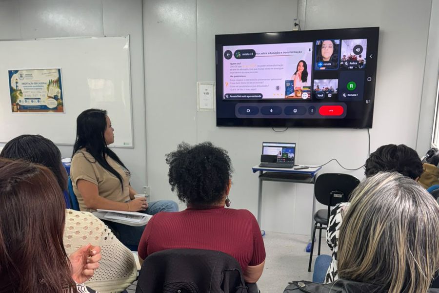 O encontro permitiu uma troca de experiências e construção coletiva dos profissionais da educação Foto: Divulgação