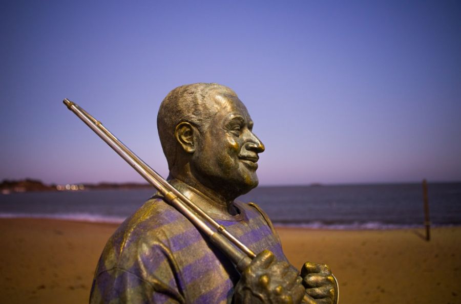 A atividade acontece junto à famosa estátua do artista, localizada no calçadão. Foto: Jorge Ronald