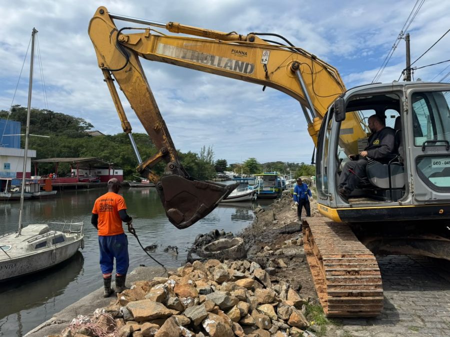 A região vem sofrendo com a erosão provocada pelo avanço do mar Foto: Eduardo Yoshi