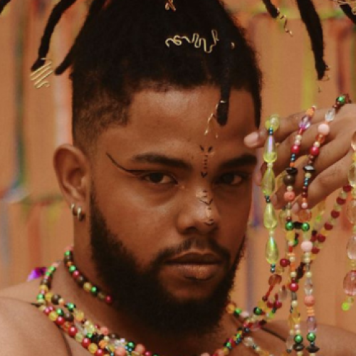 Música e Videoclipe Inédito de Cantor Riostrense