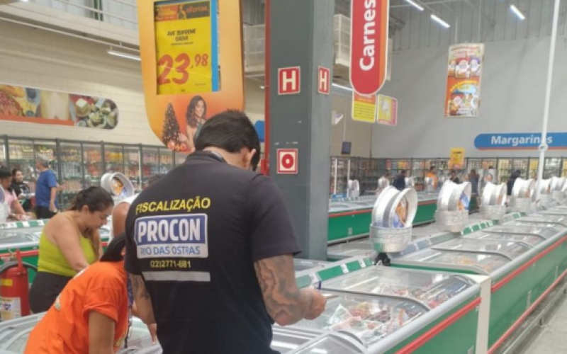 Procon de Rio das Ostras realiza pesquisa de preços para ceia de Natal e Ano Novo