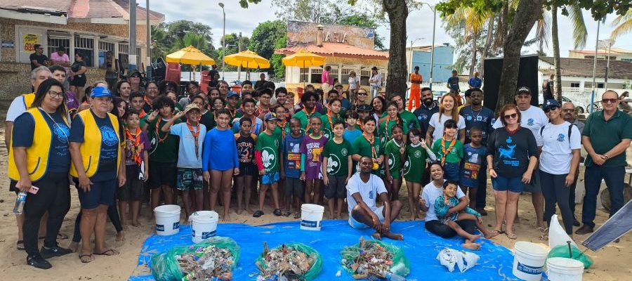 A ONG Mar sem Lixo já realizou outras ações de limpeza nas praias de Rio das Ostras com grande participação popular Foto: Divulgação
