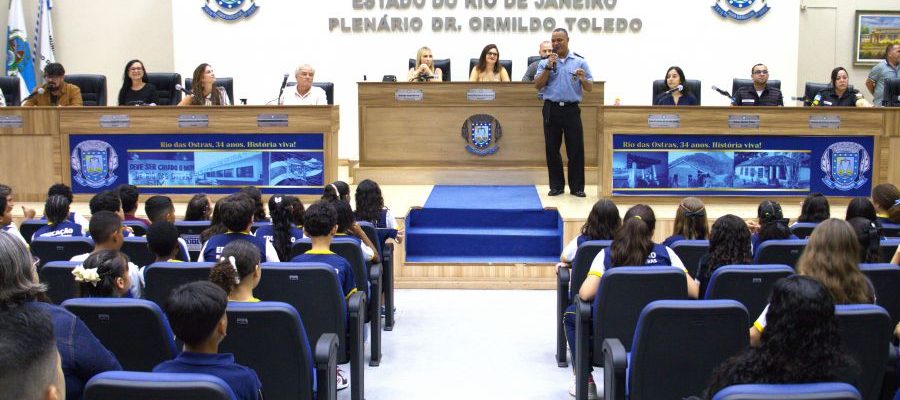 O curso com duração de aproximadamente quatro meses é ministrado pelos policiais militares. Foto: Alexandre Leite