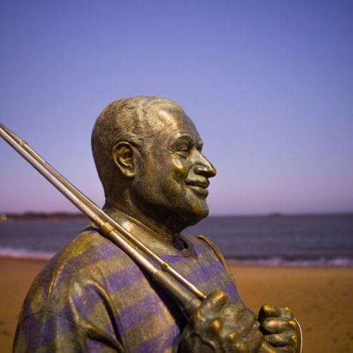 A atividade acontece junto à famosa estátua do artista, localizada no calçadão. Foto: Jorge Ronald
