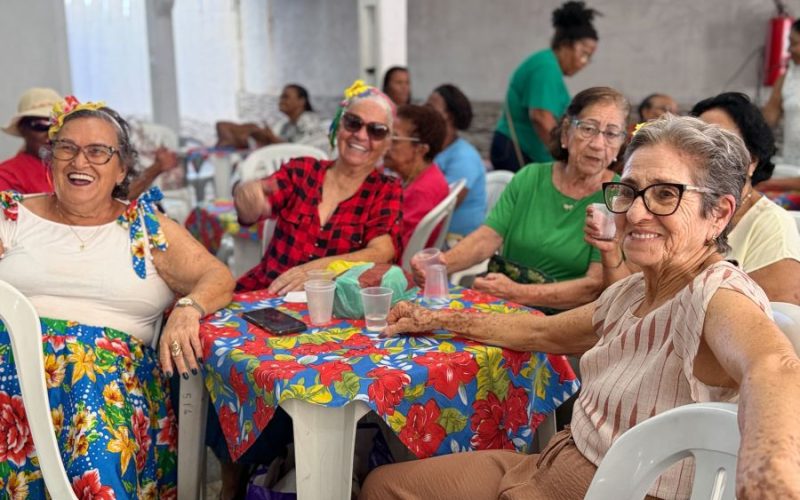 Moradora da localidade Âncora, Dona Ana Maria, de 100 anos, celebrou o Arraiá ao lado dos demais participantes Foto: Akilla Ribeiro