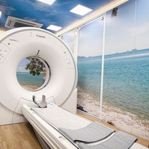 Parceria entre Prefeitura e Governo Federal traz mais uma Unidade Móvel à Cidade, agora para realização de tomografias Foto: Ákilla Ribeiro