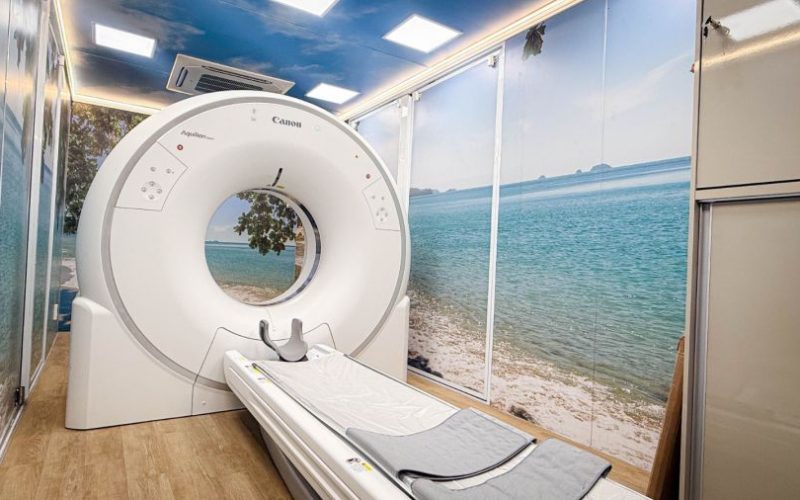 Parceria entre Prefeitura e Governo Federal traz mais uma Unidade Móvel à Cidade, agora para realização de tomografias Foto: Ákilla Ribeiro