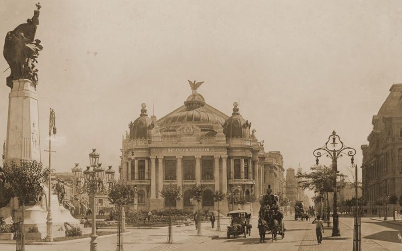 Cultura recebe exposição itinerante do Theatro Municipal