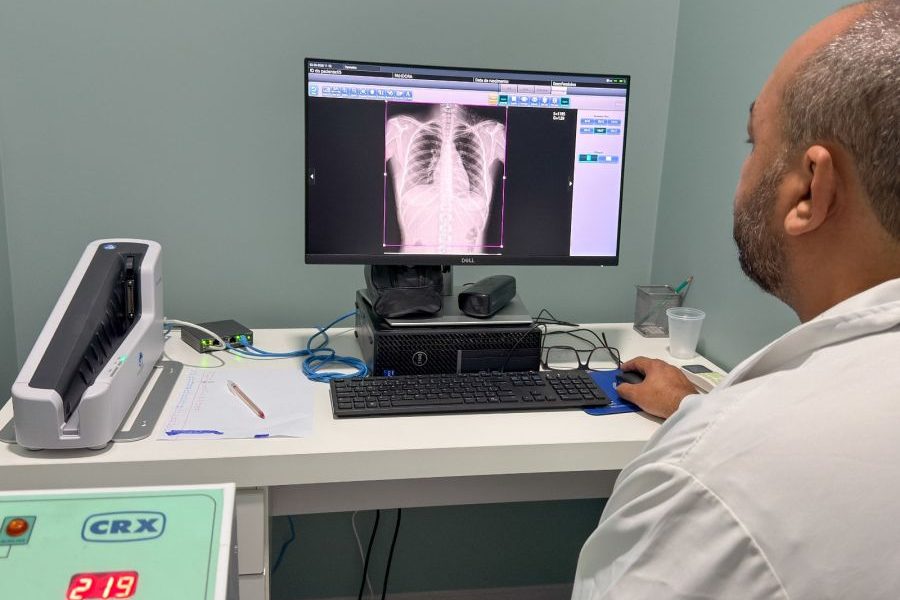 Unidade conta com sistema digital para gerenciamento de informações e impressão de laudos e exames Foto: Ákilla Ribeiro
