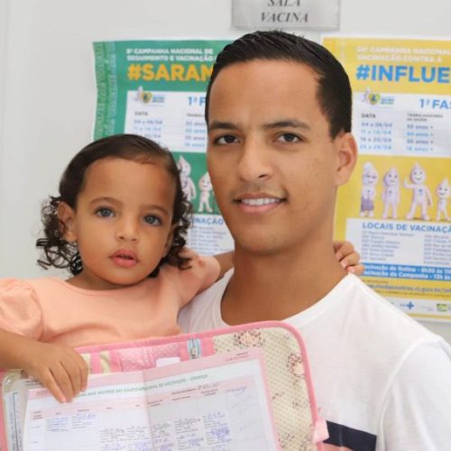 Crianças entre 6 meses e 6 anos incompletos, idosos e gestantes devem se vacinar contra a gripe Foto: Allexandre Costa