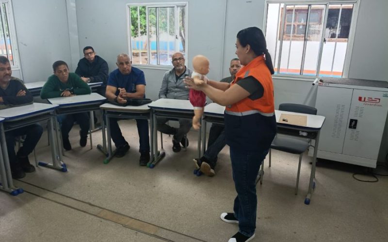 Durante o treinamento, os participantes receberam orientações sobre prevenção de acidentes Foto: Divulgação