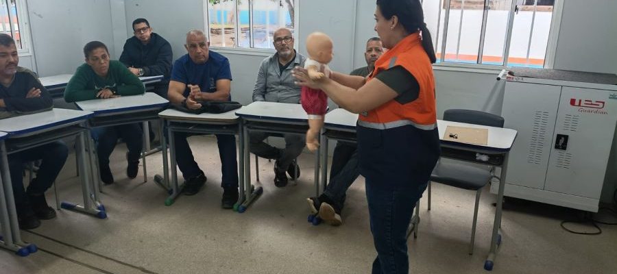 Durante o treinamento, os participantes receberam orientações sobre prevenção de acidentes Foto: Divulgação