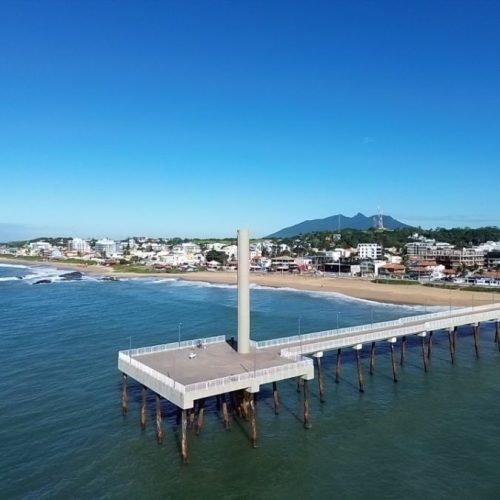 Novo visual do Píer do Emissário reforça a paisagem turística de Rio das Ostras Foto: Eduardo Yoshi
