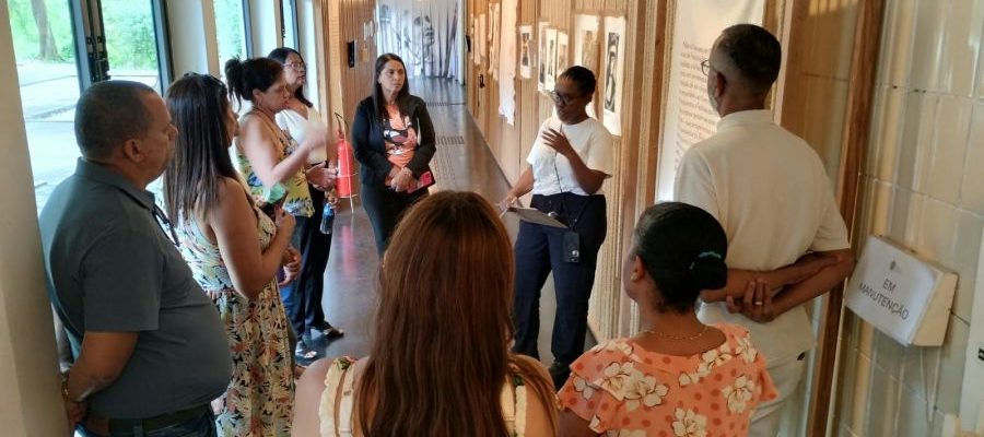 Cuidadores, Enfermagem e outros servidores da Saúde Mental participaram da visita, que integra atividades de qualificação permanente Foto: Divulgação