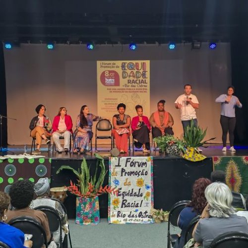 Gestão Municipal, Universidade, Sociedade Civil Organizada, artistas e comunidade se uniram em prol de políticas públicas de equidade racial Foto: Matheus Muller