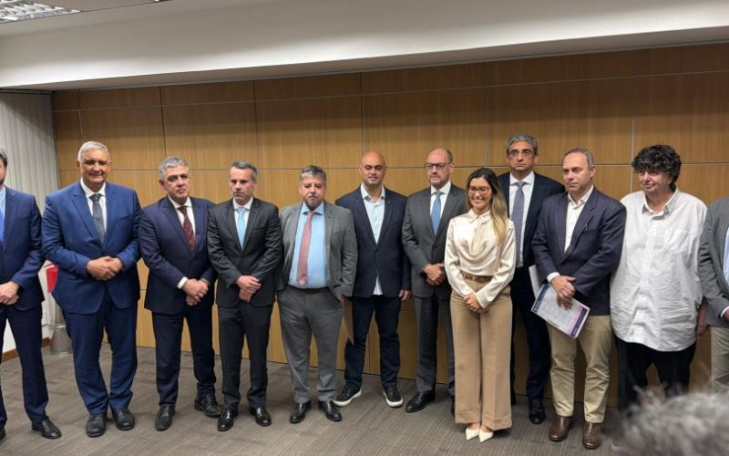 Prefeito Carlos Augusto e governador anunciam início da duplicação da RJ-106