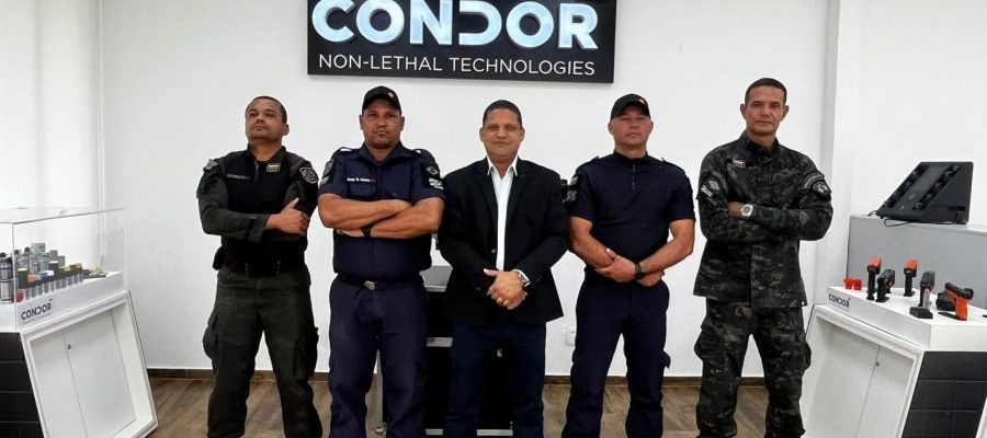 Realizado pela Condor Tecnologias Não Letais, em Nova Iguaçu, o treinamento integra o programa de capacitação do CEPROF Foto: Divulgação