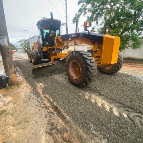 Já nas localidades de Village e Terra Firme, os trabalhos estão concentrados no patrolamento e nivelamento Foto: Divulgação