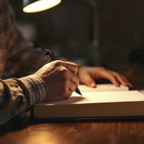 As inscrições devem ser feitas por meio de formulário eletrônico disponibilizado no site oficial da Fundação de Cultura