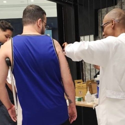 Vacinação no shopping faz parte das ações da Vigilância para ampliar a cobertura vacinal do Município Foto: Divulgação