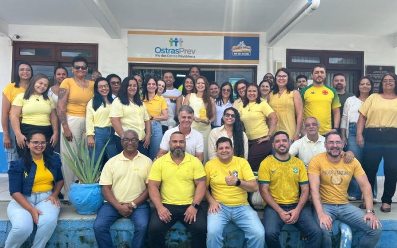 No dia 10 de setembro, data em que é celebrado o Dia Mundial de Prevenção ao Suicídio, a equipe do OstrasPrev se reuniu em apoio à campanha. Servidores e colaboradores vestiram amarelo Foto: Divulgação