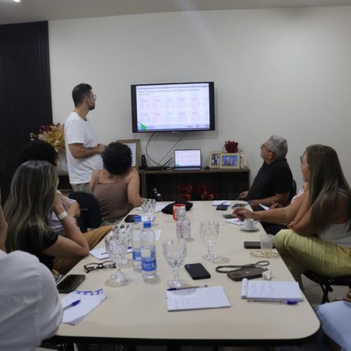 Rodrigo Oliveira apresentou investimentos e as possibilidades do Programa Agora Tem Especialistas para os municípios Foto: Ákilla Ribeiro