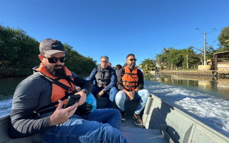 As equipes percorreram o Rio das Ostras e seus afluentes, realizando inspeções e levantamentos técnicos Foto: Secom