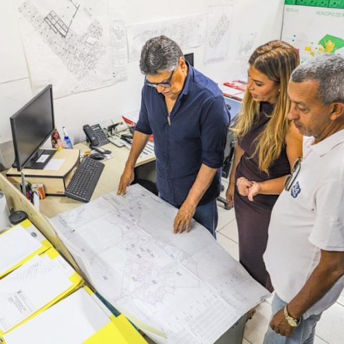 Secretário de Urbanismo conversa com equipe de Regularização Fundiária sobre próximas ações do Programa Foto: Davi Santos