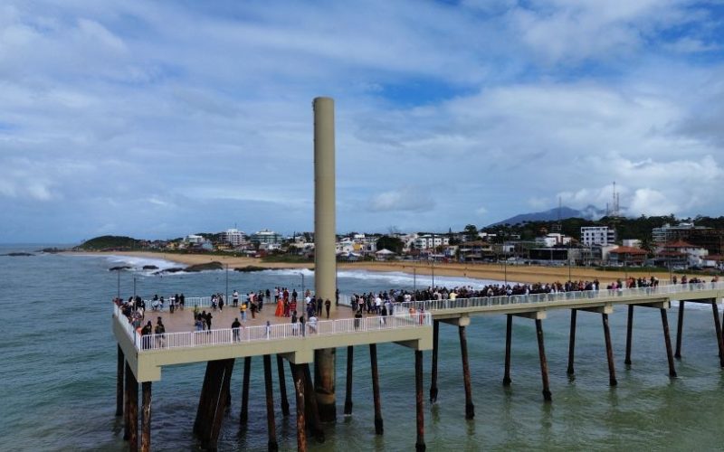 Píer do Emissário revitalizado volta a integrar a paisagem da orla de Costazul Foto: Eduardo Yoshi