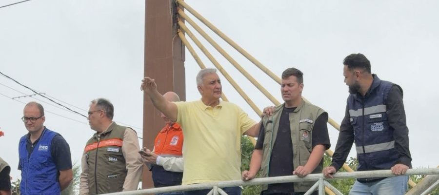 Prefeito Carlos Augsuto esteve no local avaliando as condições Foto: Divulgação