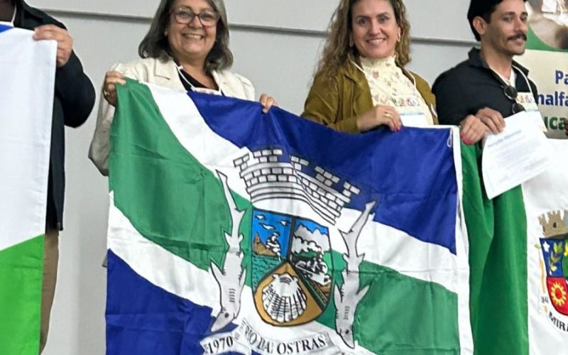Rio das Ostras destacou-se entre os municípios da Regional Norte Fluminense pelo conjunto de ações desenvolvidas em prol do fortalecimento da Educação de Jovens e Adultos. Foto: Divulgação