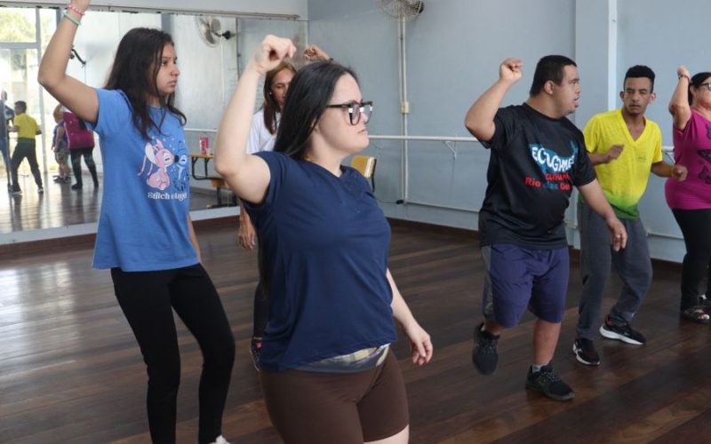 Qualquer pessoa com deficiência pode se matricular porque a proposta pedagógica é justamente a adaptação da metodologia Foto: Divulgação