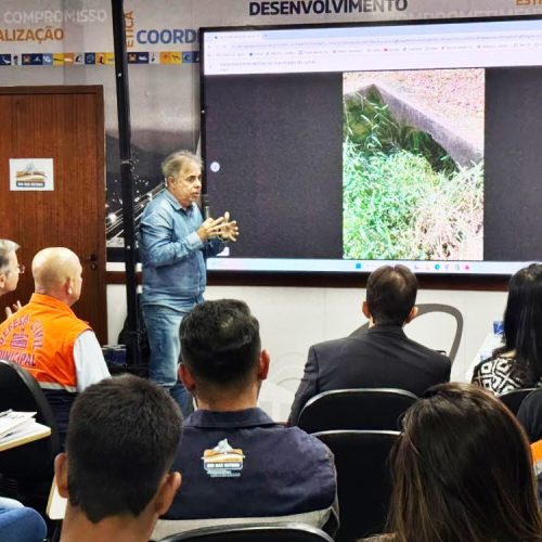 A reunião contou com a participação do prefeito Carlos Augusto, do promotor Lucas Bernardes, secretários de governo e representantes do Inea e da Concessionária Rio+ Saneamento Foto: Divulgação
