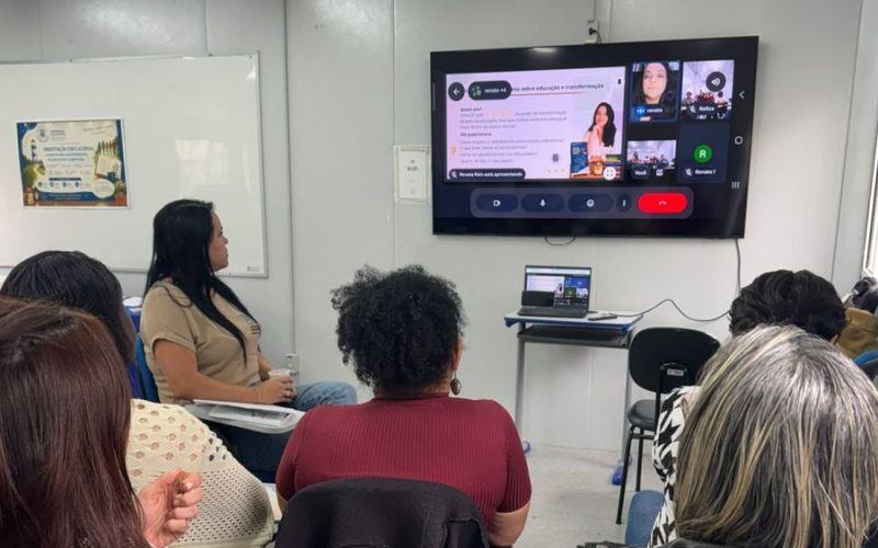 O encontro permitiu uma troca de experiências e construção coletiva dos profissionais da educação Foto: Divulgação