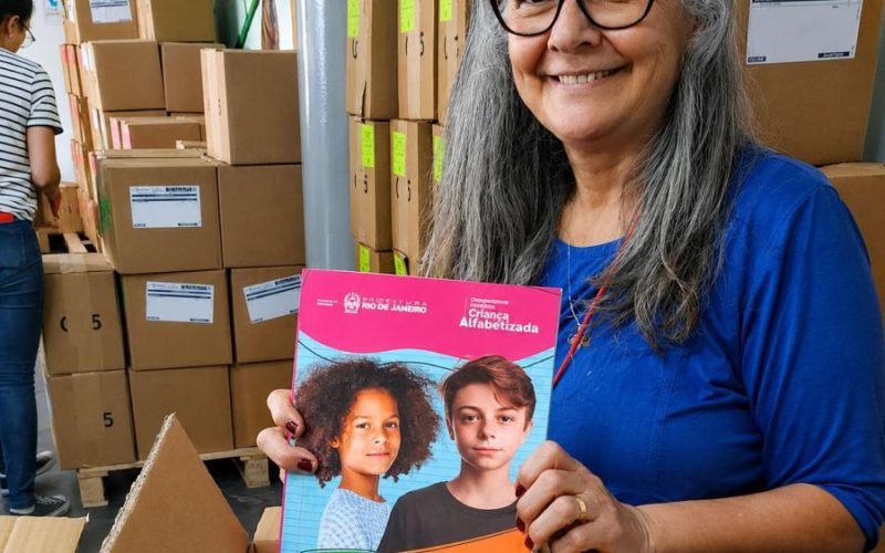Livros são do Compromisso Nacional da Criança Alfabetizado (CNCA), por meio do Governo do Estado. Foto: Divulgação