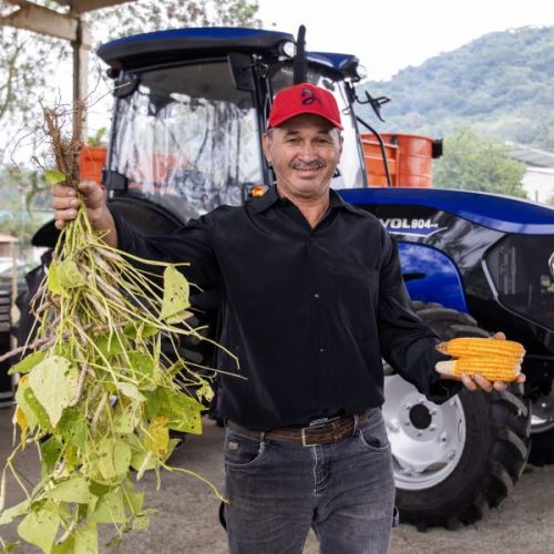 O agricultor Jadilson Toledo, produtor de milho e feijão destacou a importância dos investimentos para o setor Foto: Alexandre Leite