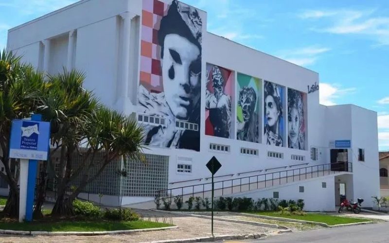 O encontro acontece no Teatro, a partir das 18h Foto: Divulgação