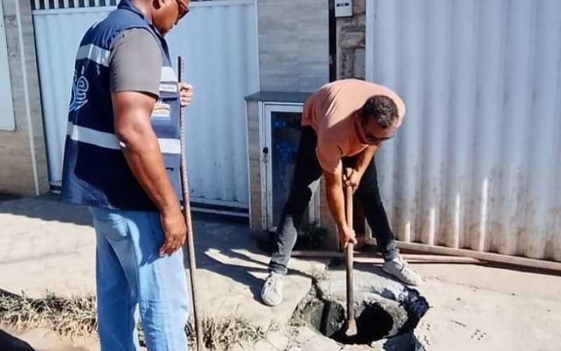 Equipe do SAAE identificou e retirou ligações clandestinas de esgoto na Enseada das Gaivotas Foto: Divulgação