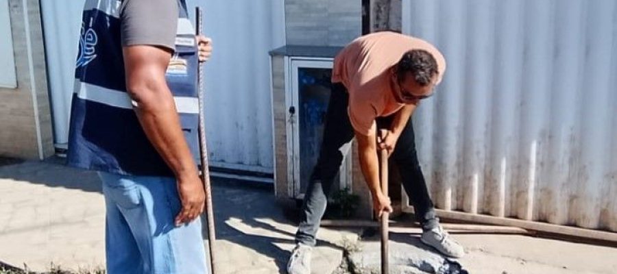 Equipe do SAAE identificou e retirou ligações clandestinas de esgoto na Enseada das Gaivotas Foto: Divulgação