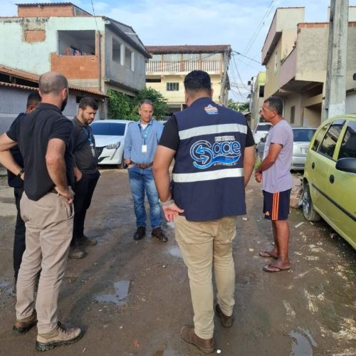 SAAE levou gestores e técnicos da Rio + até locais onde os moradores têm sérios problemas com a empresa Foto: Divulgação