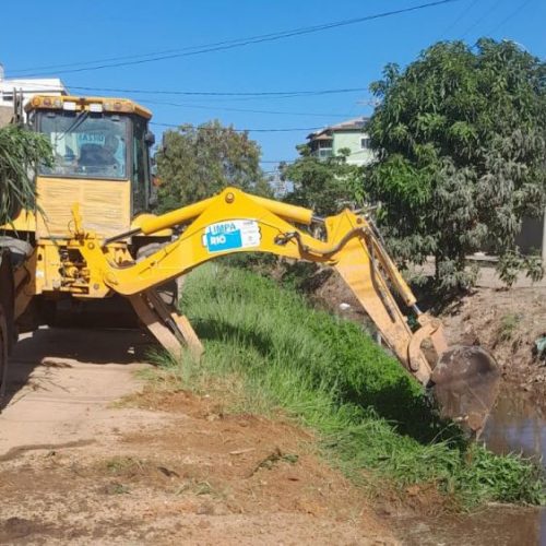 O SAAE faz a limpeza do Canal do Village, Canal de Medeiros e do rio Jundiá Foto: Divulgação