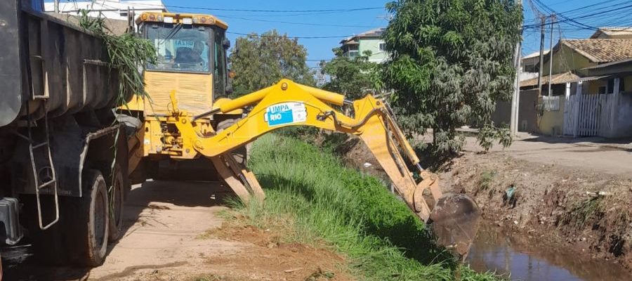 O SAAE faz a limpeza do Canal do Village, Canal de Medeiros e do rio Jundiá Foto: Divulgação