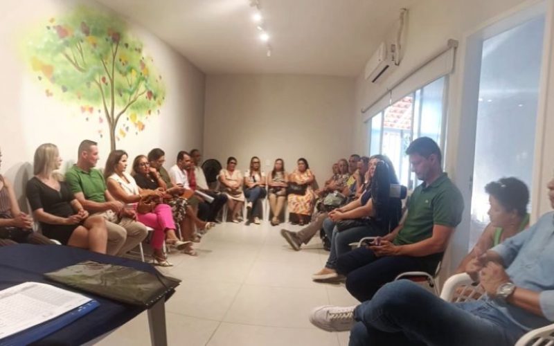 Subsecretária Deiva Motta fala aos coordenadores sobre a importância da integração e planejamento Foto: Divulgação