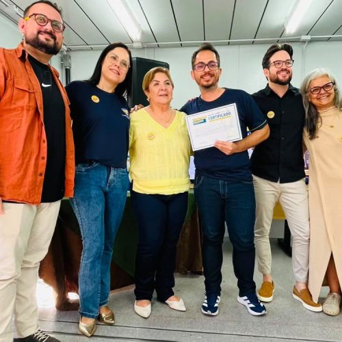 O professor Abraão Baeta foi o vencedor na Categoria IV Recomposição das Aprendizagens (6º ao 9º ano) Foto: Divulgação