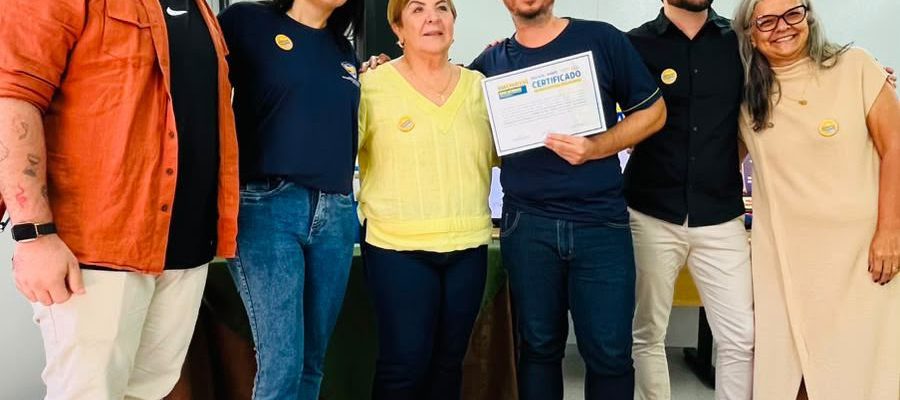 O professor Abraão Baeta foi o vencedor na Categoria IV Recomposição das Aprendizagens (6º ao 9º ano) Foto: Divulgação