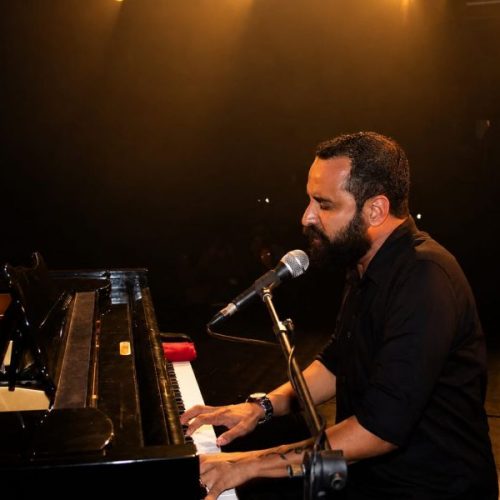 O maestro André Morais vai relembrar grandes sucesso Foto: Divulgação